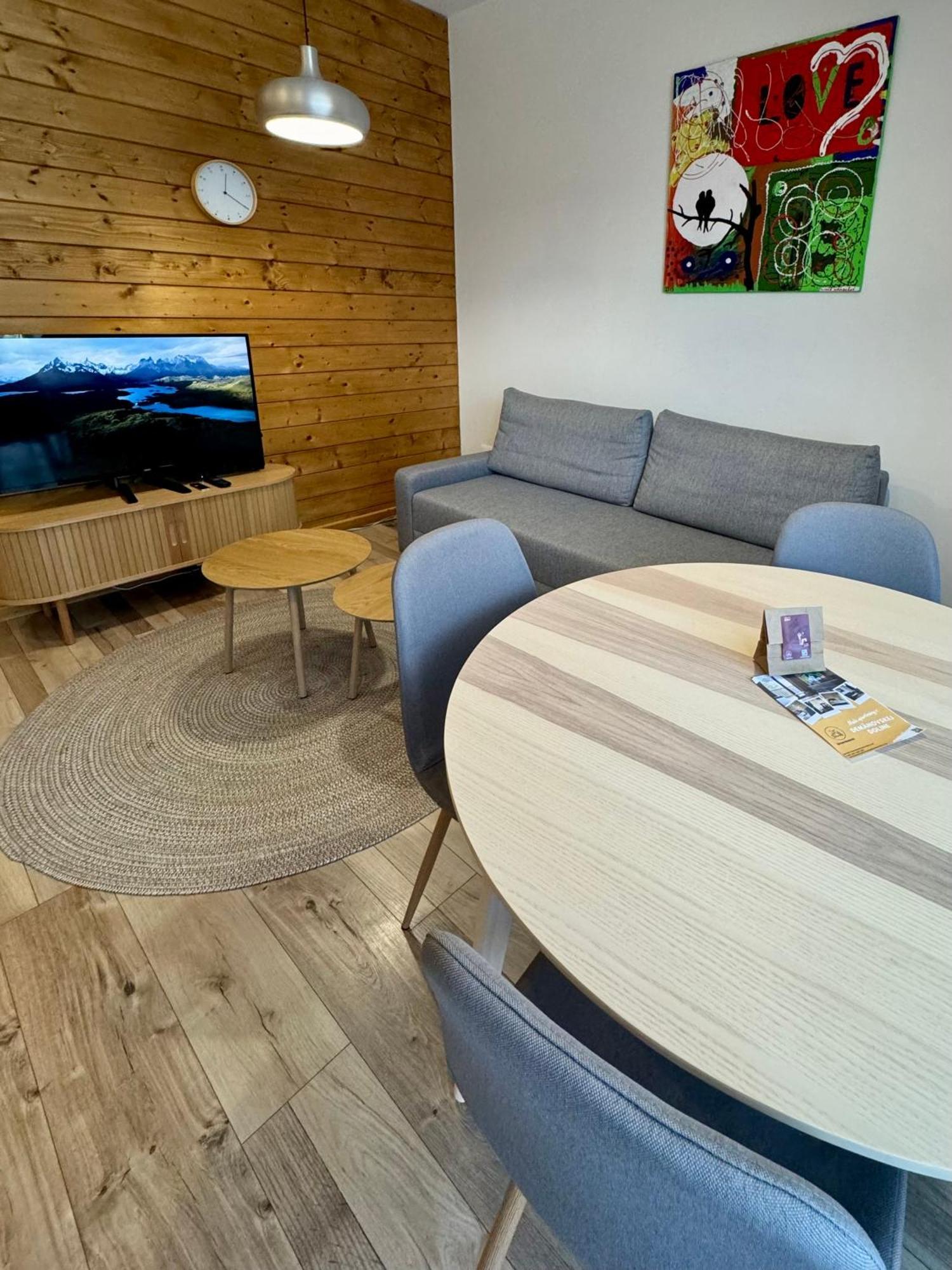 Lovely 1-Bedroom Vacation Home With Free Parking Belá Exterior photo